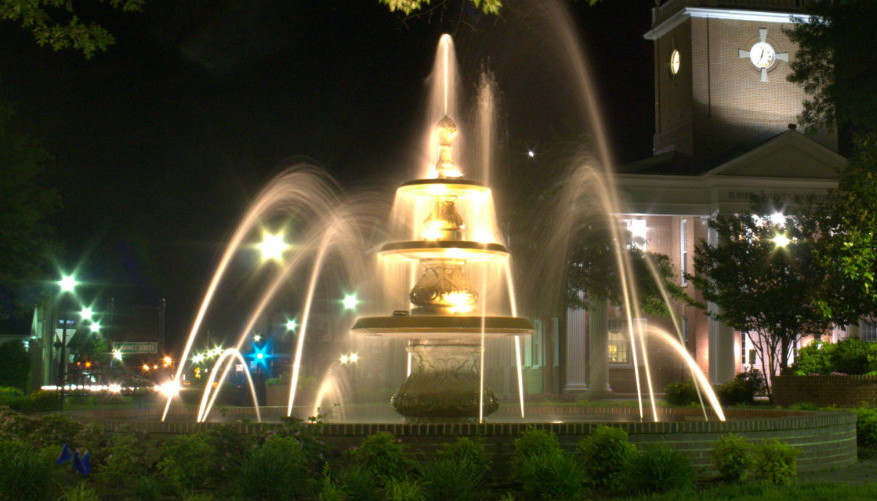 Long exposure of Georgetown fountain at night